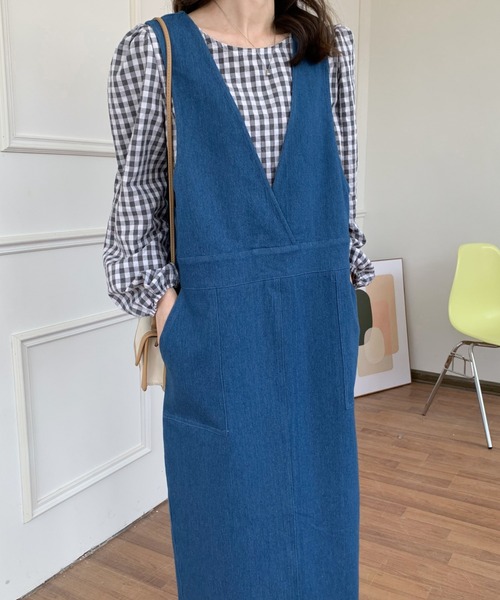 ABITOKYO（アビトーキョー）の「バックスリットタイトデニムジャンスカ（ジャンパースカート・レディース・ホワイト/ブラック/インディゴブルー/ライトブルー/ネイビー/ブルー・FREE）」の6枚目の写真