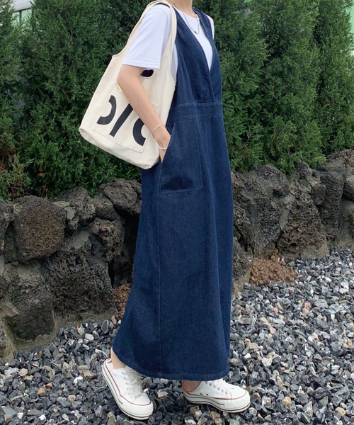 ABITOKYO（アビトーキョー）の「バックスリットタイトデニムジャンスカ（ジャンパースカート・レディース・ホワイト/ブラック/インディゴブルー/ライトブルー/ネイビー/ブルー・FREE）」の14枚目の写真