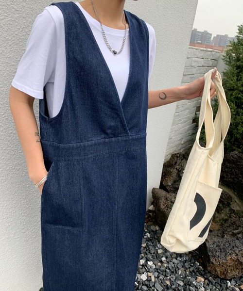 ABITOKYO（アビトーキョー）の「バックスリットタイトデニムジャンスカ（ジャンパースカート・レディース・ホワイト/ブラック/インディゴブルー/ライトブルー/ネイビー/ブルー・FREE）」の17枚目の写真