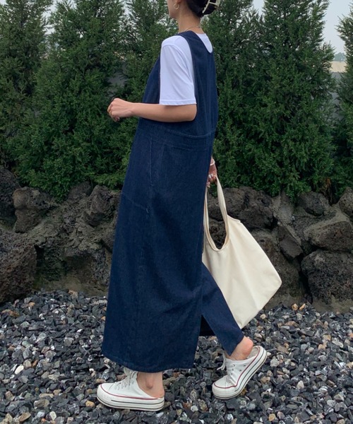 ABITOKYO（アビトーキョー）の「バックスリットタイトデニムジャンスカ（ジャンパースカート・レディース・ホワイト/ブラック/インディゴブルー/ライトブルー/ネイビー/ブルー・FREE）」の12枚目の写真