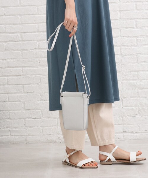 SHOO・LA・RUE(シューラルー)の「◆縦型ミニショルダーバッグ(ショルダーバッグ・レディース・オレンジ/シルバー/ライトベージュ・00)」の6枚目の写真