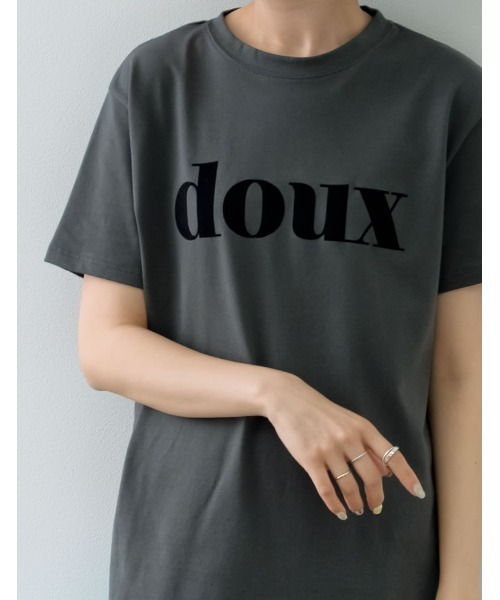 Re:EDIT（リエディ）の「2TYPEフロッキーロゴTシャツ（Tシャツ/カットソー・レディース・ホワイト系1/ブラック系1/ブラック系2/イエロー/ホワイト系2/ホワイト系3/ピンク/ブルー・MEDIUM/LARGE）」の13枚目の写真