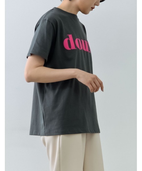 Re:EDIT（リエディ）の「2TYPEフロッキーロゴTシャツ（Tシャツ/カットソー・レディース・ホワイト系1/ブラック系1/ブラック系2/イエロー/ホワイト系2/ホワイト系3/ピンク/ブルー・MEDIUM/LARGE）」の18枚目の写真