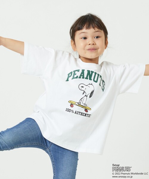 FREAK'S STORE(フリークスストア)の「WEBオリジナル PEANUTS 別注 ビッグシルエット アーチロゴ プリントTシャツ/カレッジロゴ/スヌーピー(Tシャツ/カットソー・キッズ・ホワイト/グレー/ブラック/グリーン/サックスブルー・120/140/130/150)」の9枚目の写真