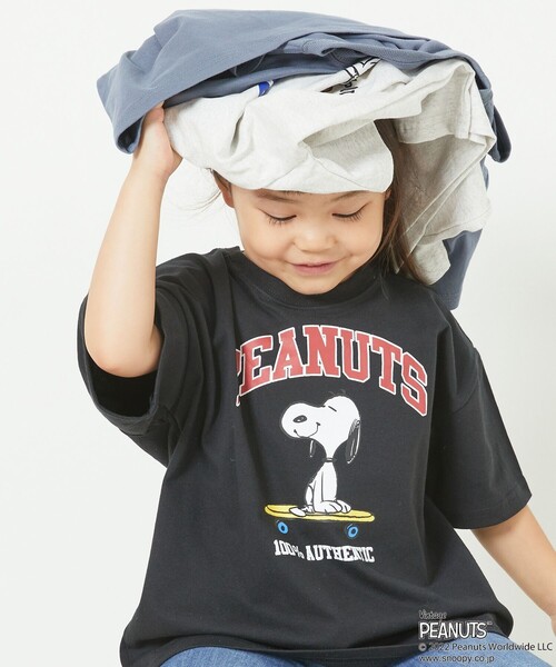 FREAK'S STORE(フリークスストア)の「WEBオリジナル PEANUTS 別注 ビッグシルエット アーチロゴ プリントTシャツ/カレッジロゴ/スヌーピー(Tシャツ/カットソー・キッズ・ホワイト/グレー/ブラック/グリーン/サックスブルー・120/140/130/150)」の12枚目の写真