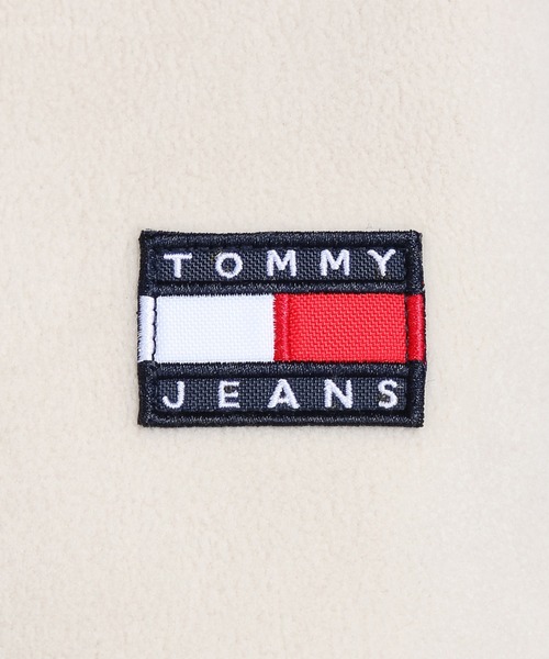 tommy jeans（トミー ジーンズ）の「オーバーサイズハーフジップフリースプルオーバー（スウェット・レディース・ブラック/ベージュ・SMALL/MEDIUM/LARGE/X-SMALL）」の9枚目の写真