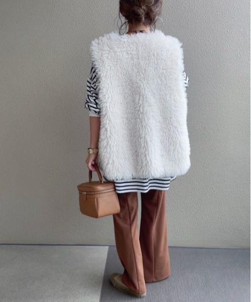 feepur by saya（フェピュールバイサヤ）の「【XSサイズあり】セミフレアストレッチスラックス（スラックス・レディース・ブラック/ベージュ/ブラウン/オレンジ/グリーン・MEDIUM/X-SMALL）」の9枚目の写真