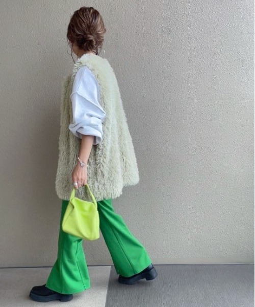 feepur by saya（フェピュールバイサヤ）の「【XSサイズあり】セミフレアストレッチスラックス（スラックス・レディース・ブラック/ベージュ/ブラウン/オレンジ/グリーン・MEDIUM/X-SMALL）」の13枚目の写真