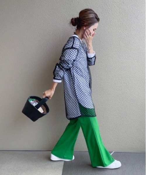 feepur by saya（フェピュールバイサヤ）の「【XSサイズあり】セミフレアストレッチスラックス（スラックス・レディース・ブラック/ベージュ/ブラウン/オレンジ/グリーン・MEDIUM/X-SMALL）」の15枚目の写真