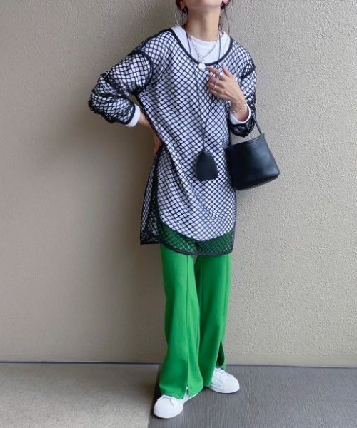 feepur by saya（フェピュールバイサヤ）の「【XSサイズあり】セミフレアストレッチスラックス（スラックス・レディース・ブラック/ベージュ/ブラウン/オレンジ/グリーン・MEDIUM/X-SMALL）」の17枚目の写真