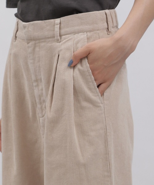 LAKOLE（ラコレ）の「11Wコーデュロイタックワイドパンツ[セットアップ対応] / 158269（その他パンツ・レディース・ダークブラウン/カーキ/オレンジ系その他/グレイッシュベージュ・SMALL/MEDIUM）」の17枚目の写真