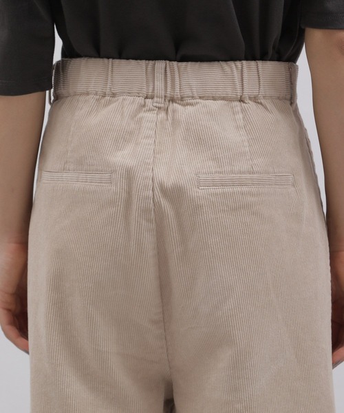 LAKOLE（ラコレ）の「11Wコーデュロイタックワイドパンツ[セットアップ対応] / 158269（その他パンツ・レディース・ダークブラウン/カーキ/オレンジ系その他/グレイッシュベージュ・SMALL/MEDIUM）」の18枚目の写真