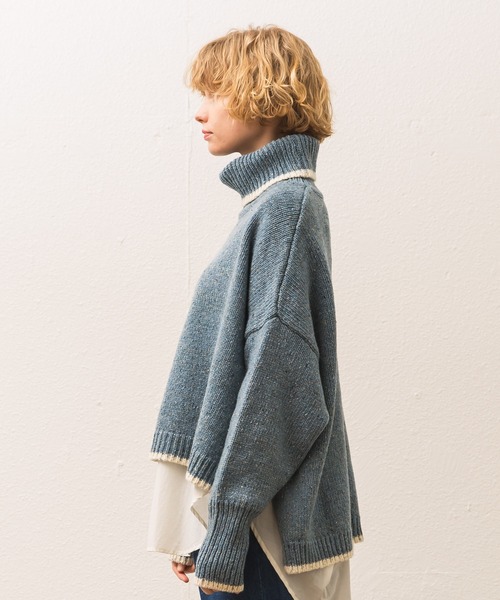 ALLUMER（アリュメール）の「ネップヤーンビッグシルエットタートルネック（ニット/セーター・レディース・ブラック/ブルー・1）」の11枚目の写真