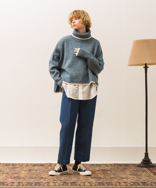 ALLUMER（アリュメール）の「ネップヤーンビッグシルエットタートルネック（ニット/セーター・レディース・ブラック/ブルー・1）」の5枚目の写真