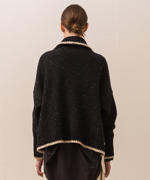 ALLUMER（アリュメール）の「ネップヤーンビッグシルエットタートルネック（ニット/セーター・レディース・ブラック/ブルー・1）」の16枚目の写真