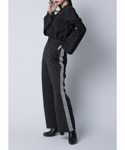 Adoon plain（アドーンプレーン）の「トライアングルネックブラウス（シャツ/ブラウス・レディース・ホワイト/ブラック/グレー/ブラック系その他・FREE）」の9枚目の写真