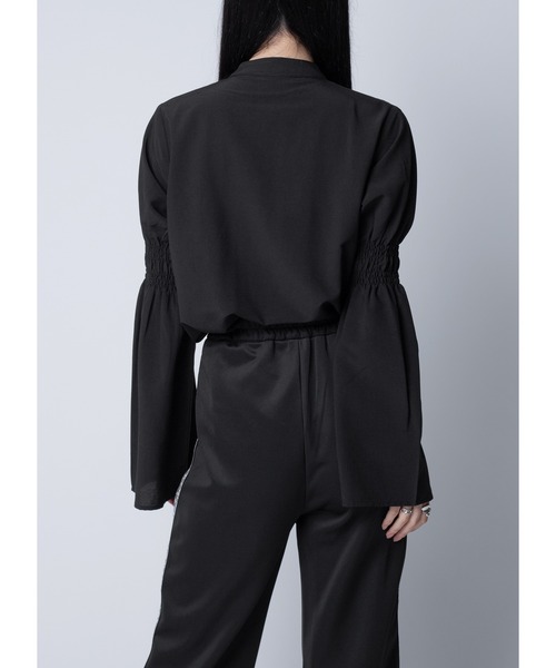 Adoon plain（アドーンプレーン）の「トライアングルネックブラウス（シャツ/ブラウス・レディース・ホワイト/ブラック/グレー/ブラック系その他・FREE）」の7枚目の写真