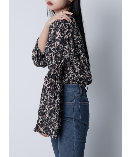 Adoon plain（アドーンプレーン）の「トライアングルネックブラウス（シャツ/ブラウス・レディース・ホワイト/ブラック/グレー/ブラック系その他・FREE）」の16枚目の写真