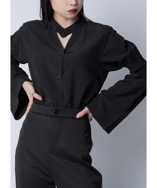 Adoon plain（アドーンプレーン）の「トライアングルネックブラウス（シャツ/ブラウス・レディース・ホワイト/ブラック/グレー/ブラック系その他・FREE）」の5枚目の写真