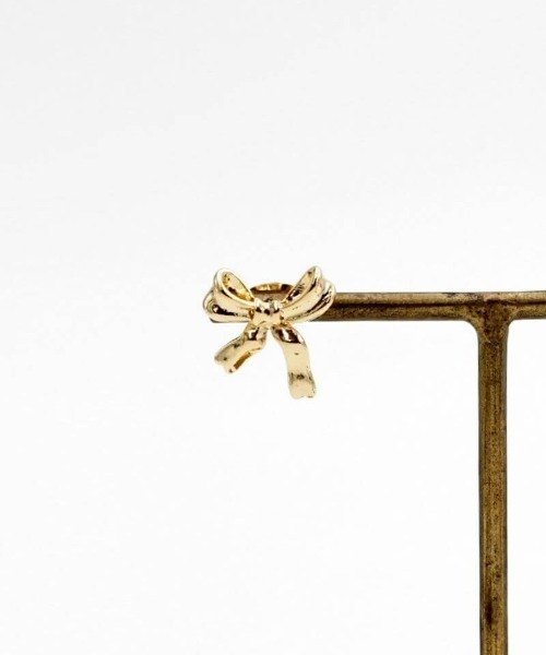 リボンデザイン ピアス(片耳用) ラッピングリボンピアス（ピアス（片耳用））｜flower（フラワー