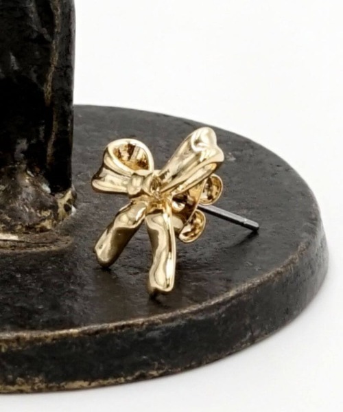 flower（フラワー）の「ラッピングリボンピアス（ピアス（片耳用）・レディース・ゴールド/シルバー・FREE）」の9枚目の写真