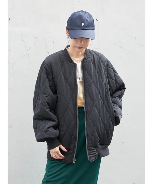 earth music&ecology（アースミュージックアンドエコロジー）の「リバーシブルＭＡ－１（MA-1・レディース・ベージュ/アイボリー/チャコールグレー・M/L）」の20枚目の写真