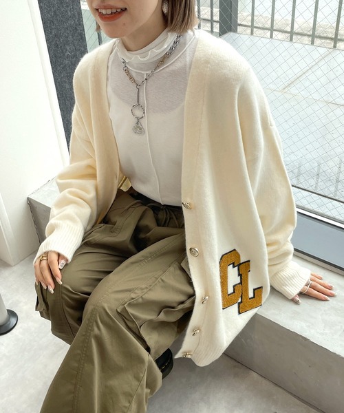 w closet（ダブルクローゼット）の「落書き風レタードカーディガン