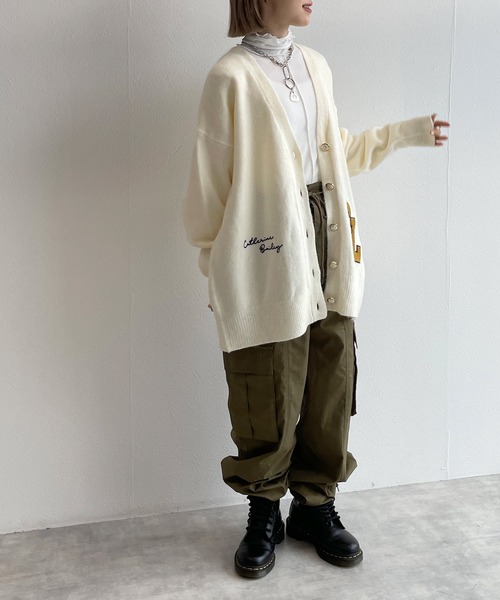 w closet（ダブルクローゼット）の「落書き風レタードカーディガン