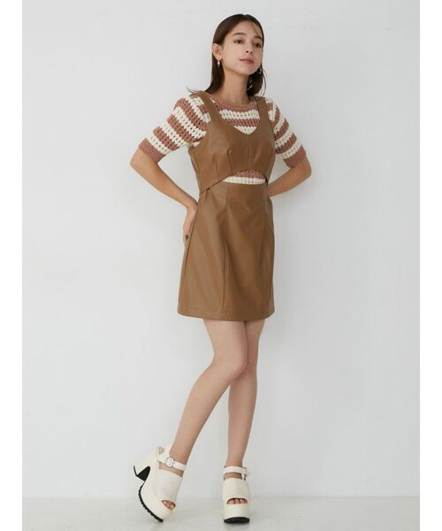 MURUA（ムルーア）の「フロントカットワンピース（ワンピース・レディース・ホワイト/ブラック/キャメル・1/2）」の5枚目の写真