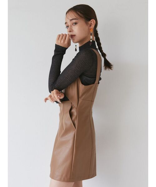 MURUA（ムルーア）の「フロントカットワンピース（ワンピース・レディース・ホワイト/ブラック/キャメル・1/2）」の9枚目の写真