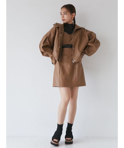 MURUA（ムルーア）の「フロントカットワンピース（ワンピース・レディース・ホワイト/ブラック/キャメル・1/2）」の11枚目の写真