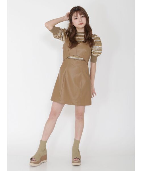 MURUA（ムルーア）の「フロントカットワンピース（ワンピース・レディース・ホワイト/ブラック/キャメル・1/2）」の16枚目の写真