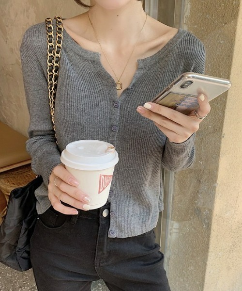 LAC-VERT（ラック・ヴェール）の「スリムフィットリブカーディガン（カーディガン/ボレロ・レディース・ベージュ/ブラウン/ブラック/グレー・FREE）」の8枚目の写真