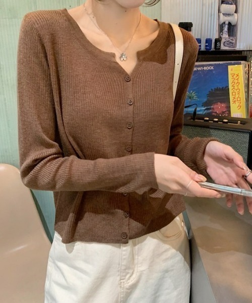 LAC-VERT（ラック・ヴェール）の「スリムフィットリブカーディガン（カーディガン/ボレロ・レディース・ベージュ/ブラウン/ブラック/グレー・FREE）」の21枚目の写真