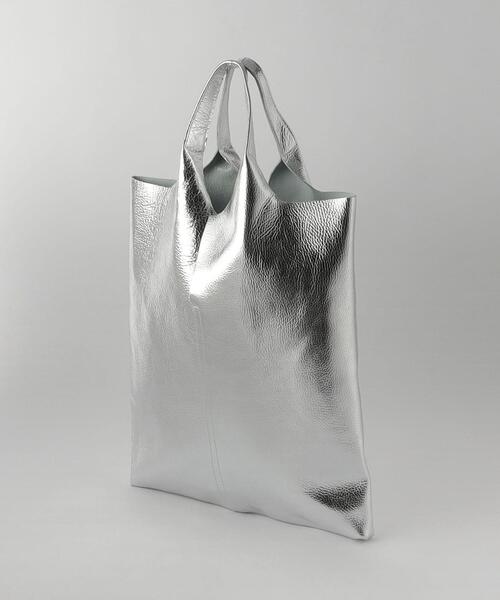 ELYSIR（エリジール）の「＜ELYSIR＞メタリックレザー スリット トートバッグ（トートバッグ・レディース・シルバー・FREE）」の3枚目の写真