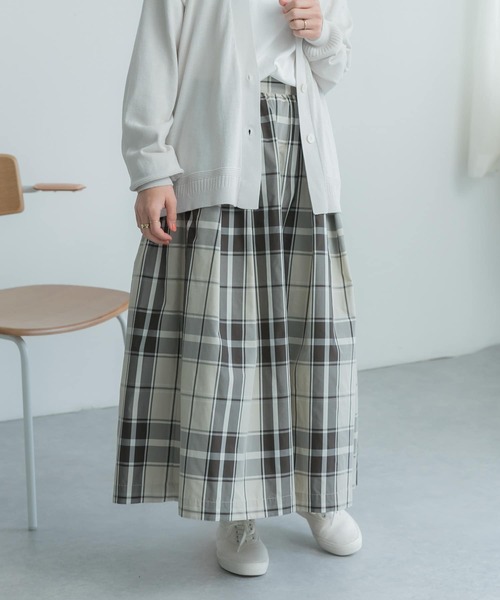 FORK&SPOON(フォークアンドスプーン)の「FORK&SPOON PEタフタチェックスカート(スカート・レディース・ネイビー/ベージュ・1/2)」の7枚目の写真