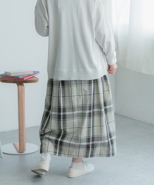 FORK&SPOON(フォークアンドスプーン)の「FORK&SPOON PEタフタチェックスカート(スカート・レディース・ネイビー/ベージュ・1/2)」の9枚目の写真