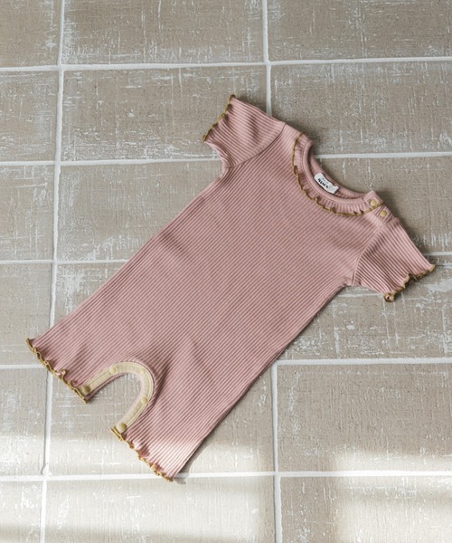 pairmanon（ペアマノン）の「【プレミアムリブコットン100%】【ベビー】メローフリルリブロンパース（ロンパース・キッズ・ブルー/ライトイエロー/レッド系その他/ベージュ/ライトパープル/ピンク/ブルー系その他/レッド系その他2/ブラック/ライトグリーン・70/80）」の8枚目の写真