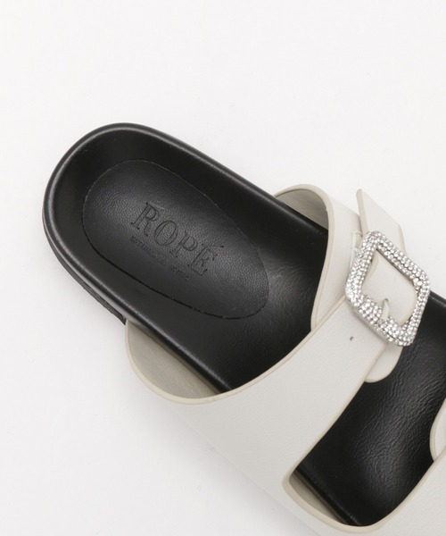 ROPE'（ロペ）の「ビジューバックルサンダル（サンダル・レディース・ブラック/オフホワイト・38/39/36/37）」の8枚目の写真