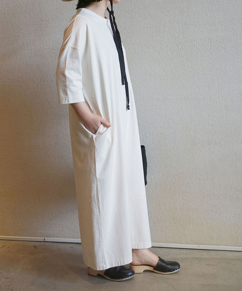 JOURNAL STANDARD LUXE(ジャーナルスタンダード ラックス)の「《追加2》クラシックテンジク スタンダードクルーネックワンピース(ワンピース・レディース・ブラック/ホワイト×ホワイト・MEDIUM/SMALL)」の16枚目の写真