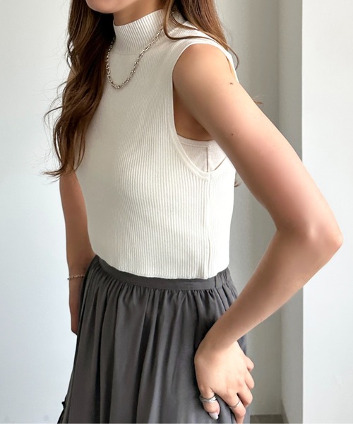 apres jour mignon(アプレジュールミニョン)の「クロップドハイネックトップス【ZOZOTOWN限定アイテム】(ニット/セーター・レディース・パープル/ブラック/オフホワイト・X-LARGE/フリー)」の13枚目の写真
