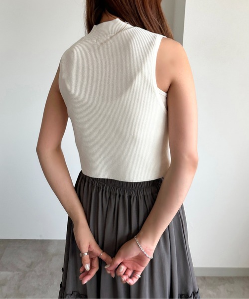 apres jour mignon(アプレジュールミニョン)の「クロップドハイネックトップス【ZOZOTOWN限定アイテム】(ニット/セーター・レディース・パープル/ブラック/オフホワイト・X-LARGE/フリー)」の15枚目の写真