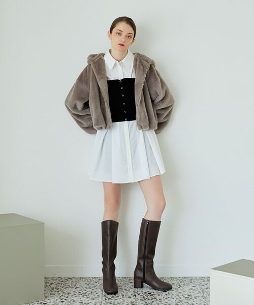 MAJESTIC LEGON（マジェスティックレゴン）の「フワフワフェイクファーフードブルゾン（その他アウター・レディース・グレー/ベージュ/アイボリー・SMALL/MEDIUM）」の8枚目の写真