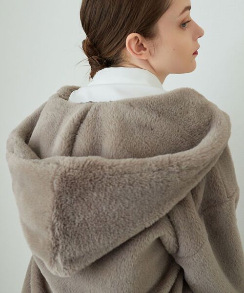 MAJESTIC LEGON（マジェスティックレゴン）の「フワフワフェイクファーフードブルゾン（その他アウター・レディース・グレー/ベージュ/アイボリー・SMALL/MEDIUM）」の14枚目の写真