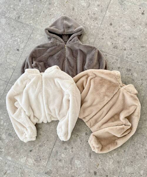 MAJESTIC LEGON（マジェスティックレゴン）の「フワフワフェイクファーフードブルゾン（その他アウター・レディース・グレー/ベージュ/アイボリー・SMALL/MEDIUM）」の15枚目の写真