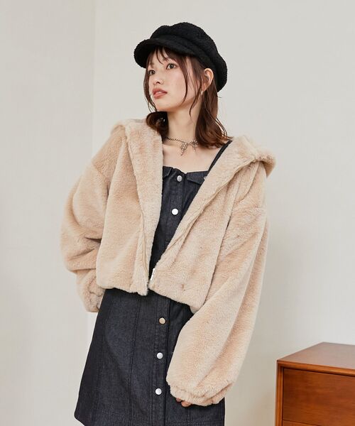 MAJESTIC LEGON（マジェスティックレゴン）の「フワフワフェイクファーフードブルゾン（その他アウター・レディース・グレー/ベージュ/アイボリー・SMALL/MEDIUM）」の19枚目の写真