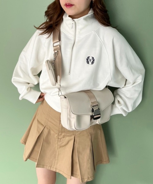 one after another NICE CLAUP（ワンアフターアナザーナイスクラップ）の「ハーフジップワンポイント刺繍スウェット【ZOZO限定商品】（スウェット・レディース・オフホワイト/オートミール/ネイビー・FREE）」の4枚目の写真