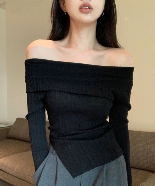 gossip！ロサンゼルス（ゴシップロサンゼルス）の「オフショル スムースカットソー（Tシャツ/カットソー・レディース・オフホワイト/ブラック/ホワイト/パープル・FREE）」の4枚目の写真