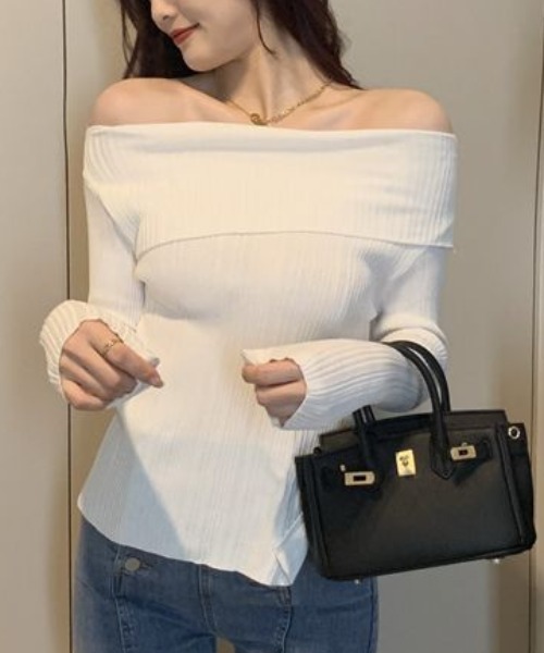 gossip！ロサンゼルス（ゴシップロサンゼルス）の「オフショル スムースカットソー（Tシャツ/カットソー・レディース・オフホワイト/ブラック/ホワイト/パープル・FREE）」の5枚目の写真