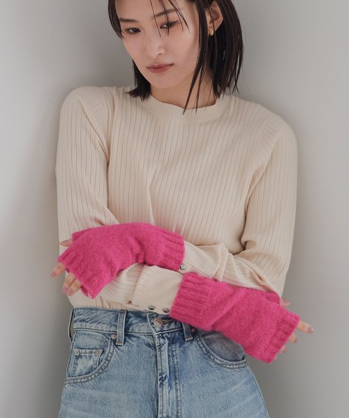 LOWRYS FARM（ローリーズファーム）の「ショートアームウォーマー　975084（手袋・レディース・ピンク/ブラック系その他/ピンク系その他/アイボリー/ブラック/ブルー・FREE）」の6枚目の写真